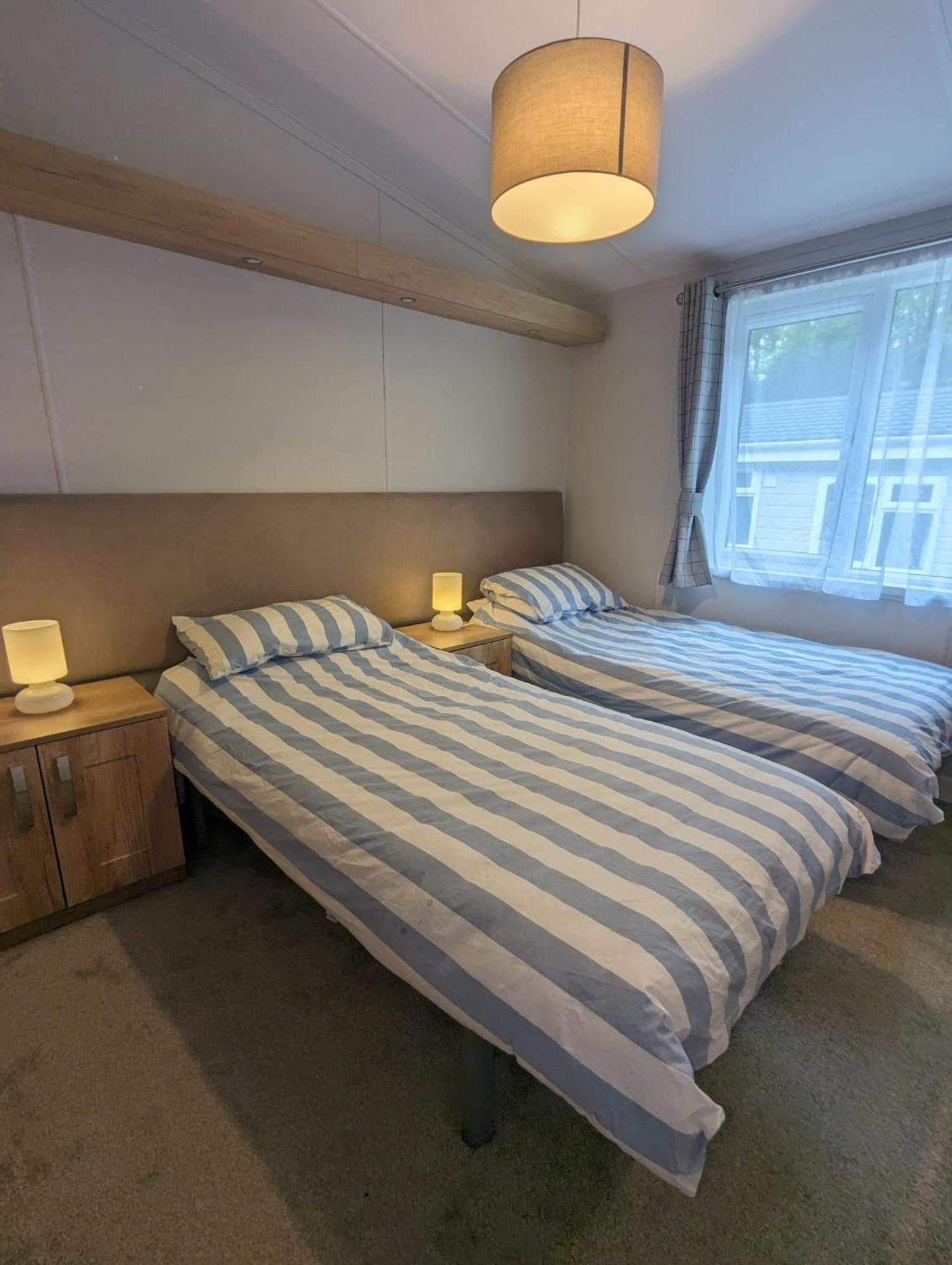 מילפורד און סי Luxury Stunning Sensation Lodge On 5 Star Shorefield Country Park New Forest Entertainment And Leisure Passes Included מראה חיצוני תמונה
