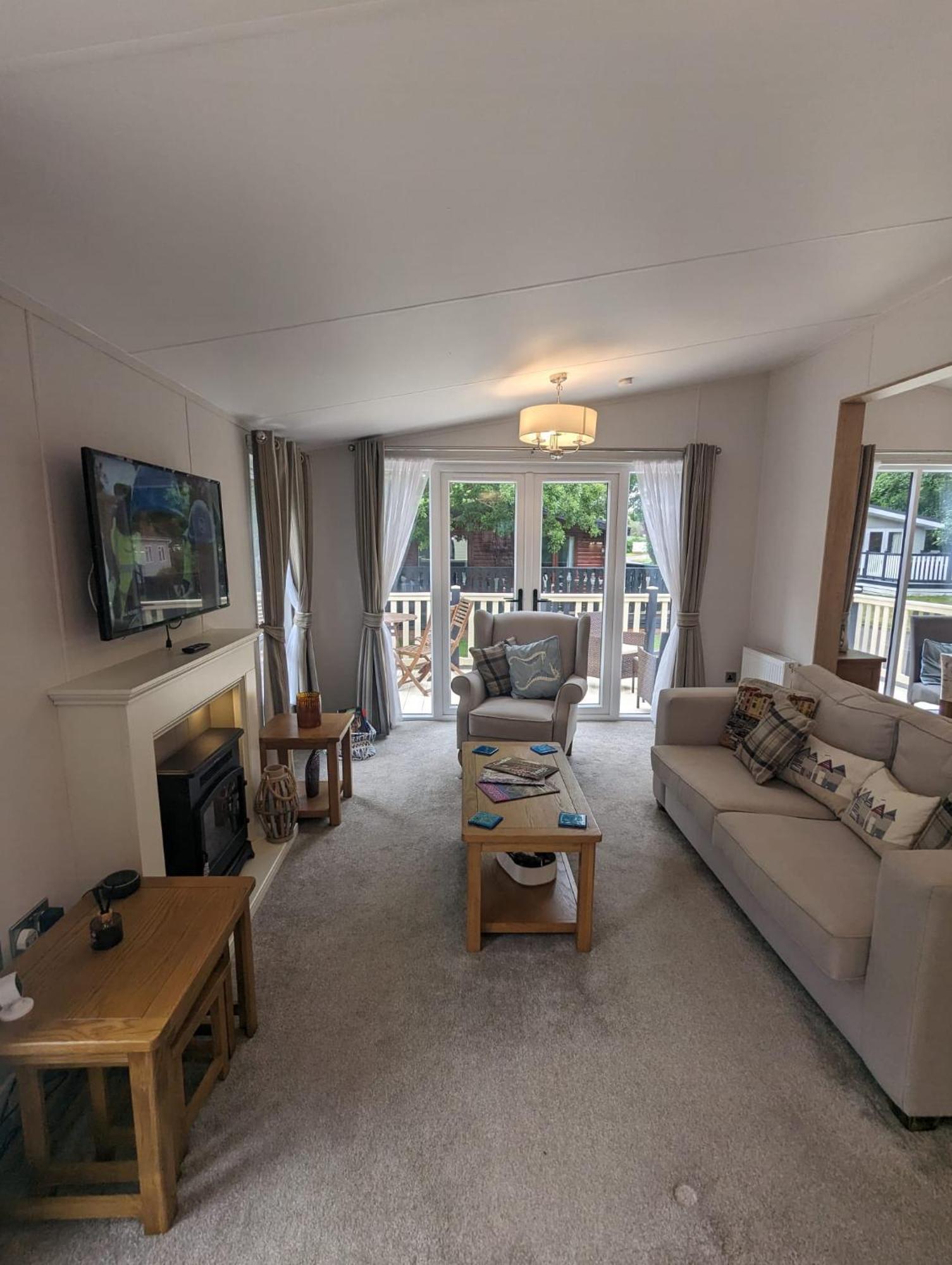 מילפורד און סי Luxury Stunning Sensation Lodge On 5 Star Shorefield Country Park New Forest Entertainment And Leisure Passes Included מראה חיצוני תמונה